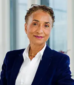Agathe Zinzindohoué Société Générale